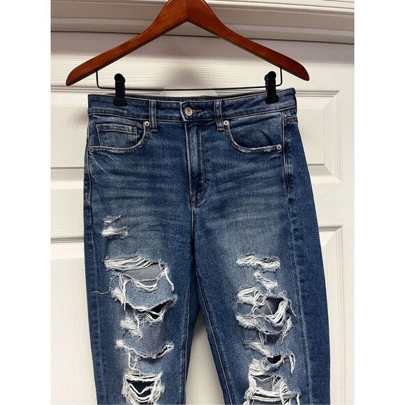 American Eagle Heavily Distressed Mom Jeans sz 6 - Picture 2 of 8